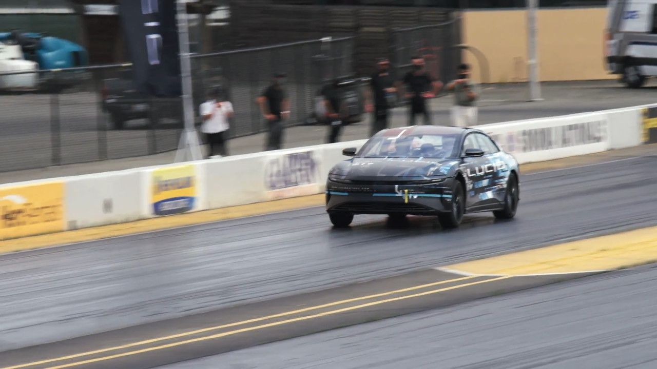 Lucid Air dragstrip run