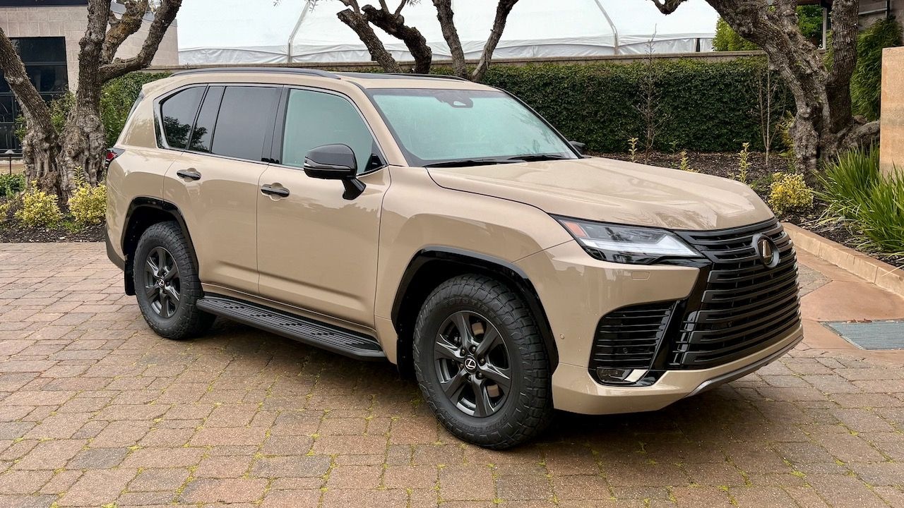 2025 Lexus LX 700 Overtrail