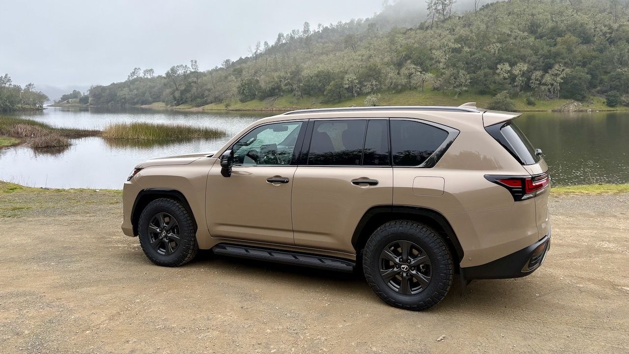 2025 Lexus LX 700 Overtrail