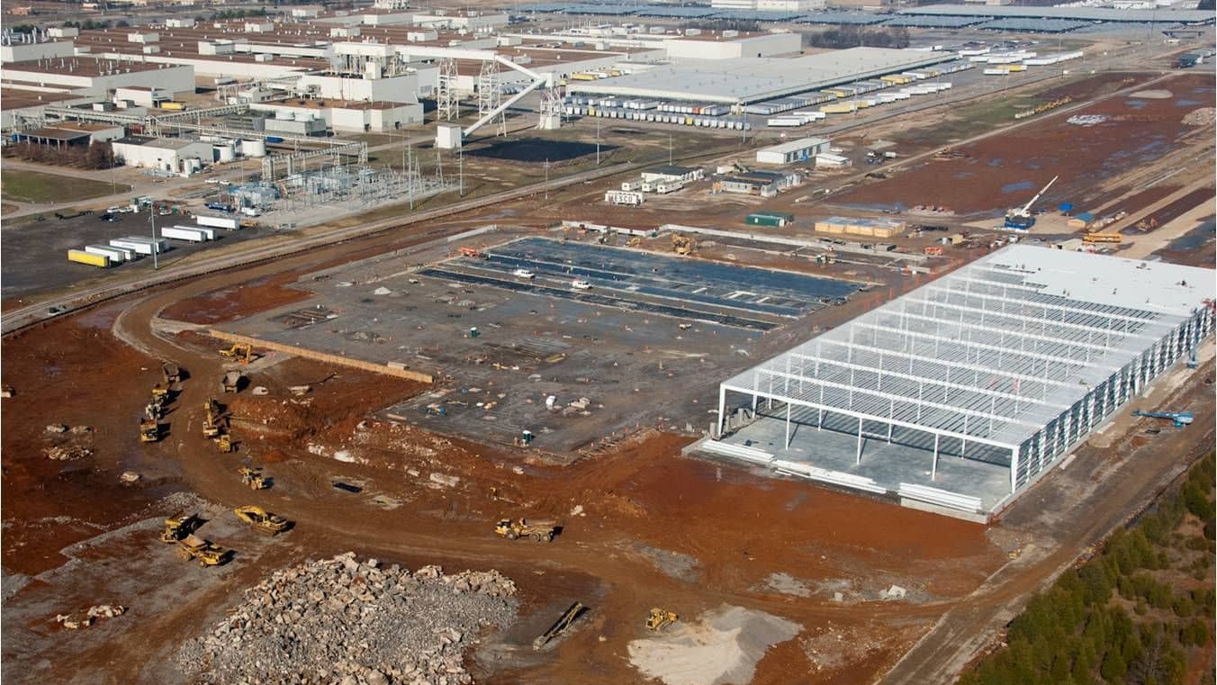Nissan lithium-ion battery pack plant under construction, Smyrna, Tennessee, Jan 2011