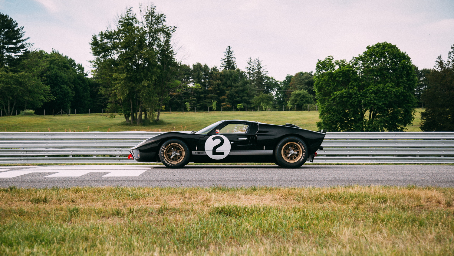 1966 No.2 Ford GT40 MKII-A P/1046 — Shoot for Details