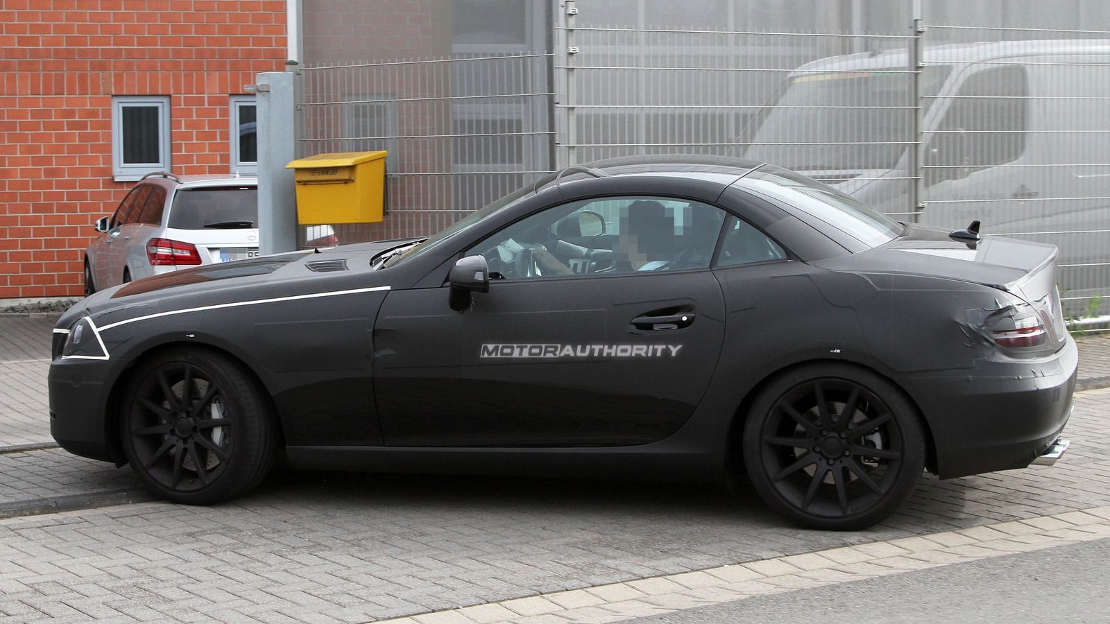 Spy Shots: 2012 Mercedes-Benz SLK AMG