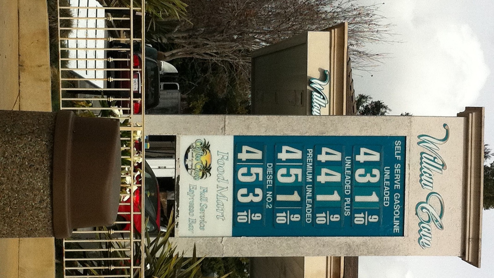 Gas prices in California [photo: Charlene Birkeland]