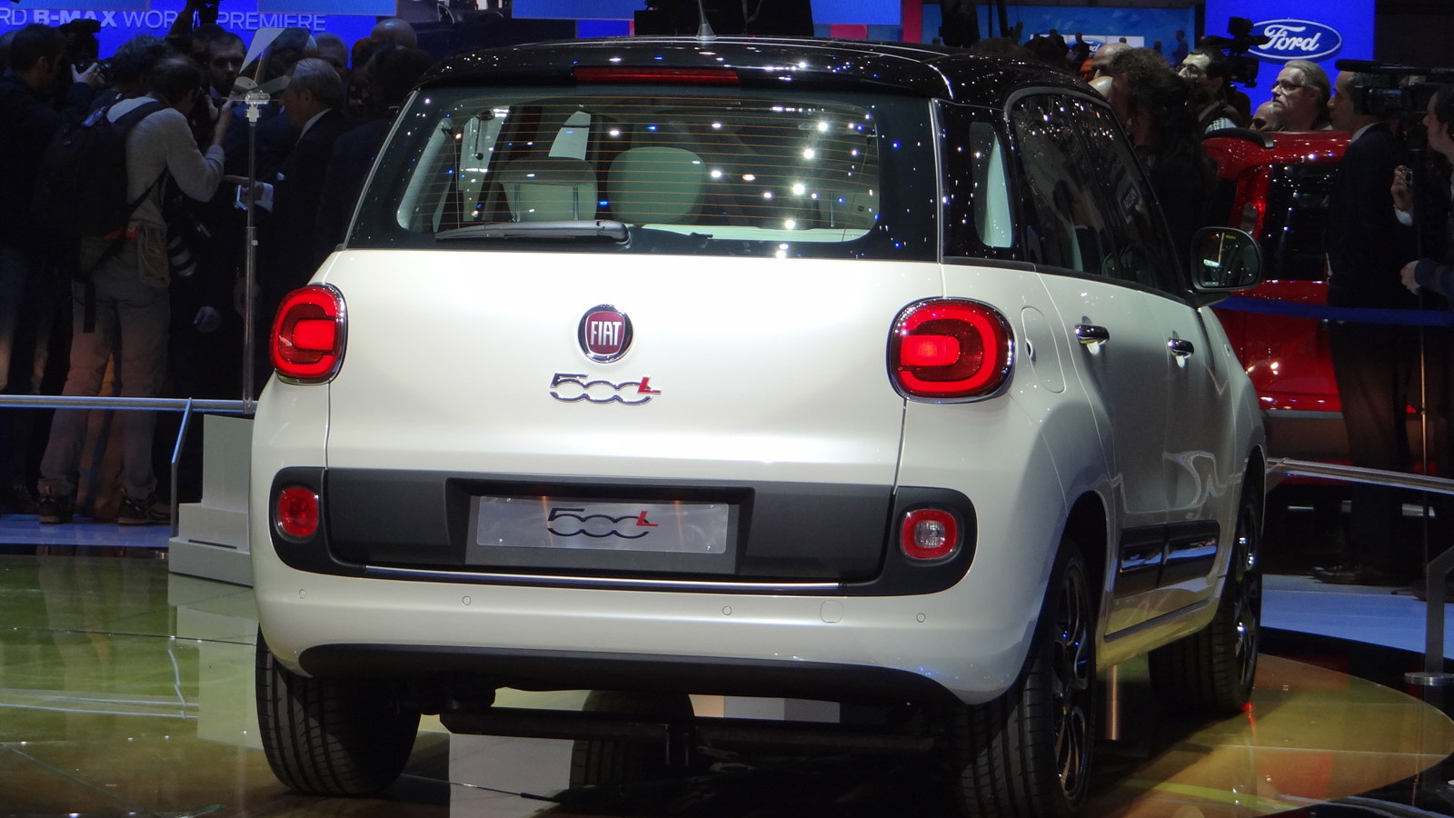2013 Fiat 500L live photos