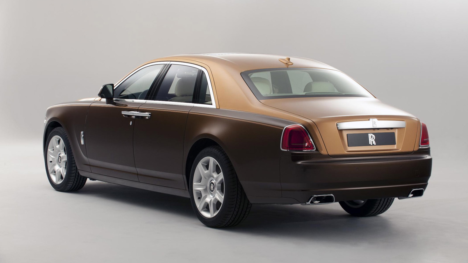 2012 Rolls-Royce Ghost with two-tone option