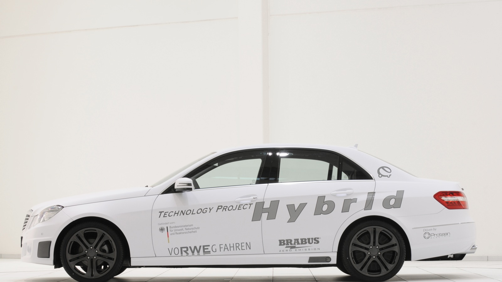Brabus' Technology Project Hybrid, using Protean in-wheel motors.