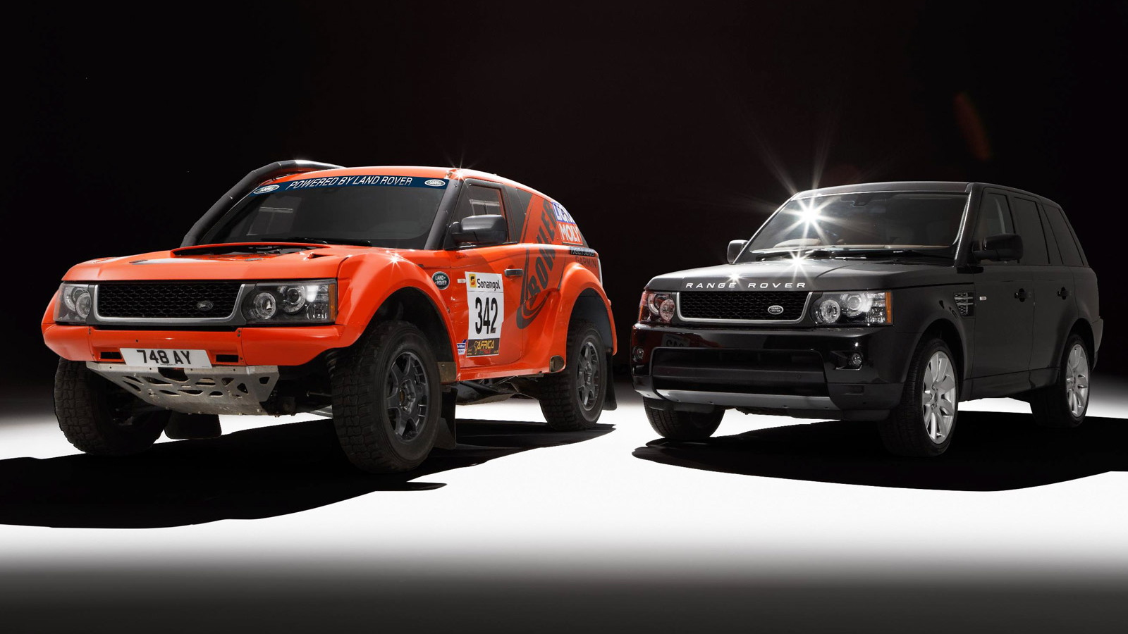Bowler EXR rally raid SUV and the Range Rover Sport on which it's based