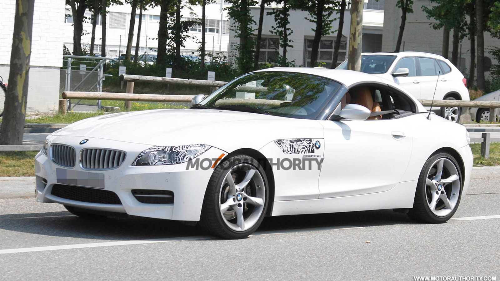 2013 BMW Z4 facelift spy shots