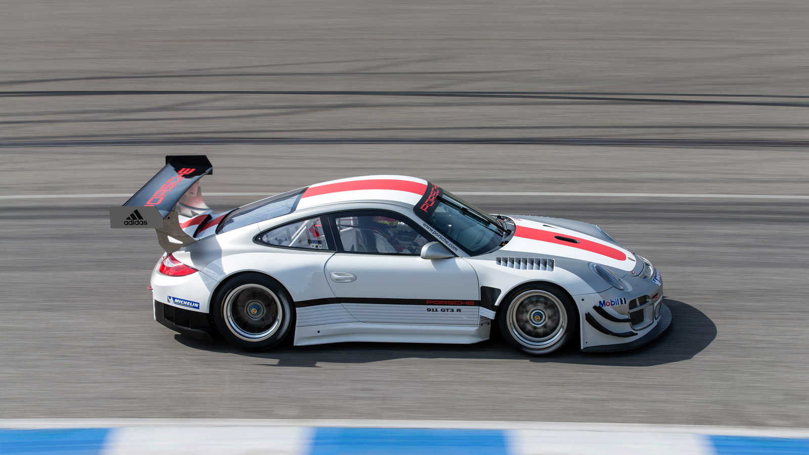2013 Porsche 911 GT3 R race car