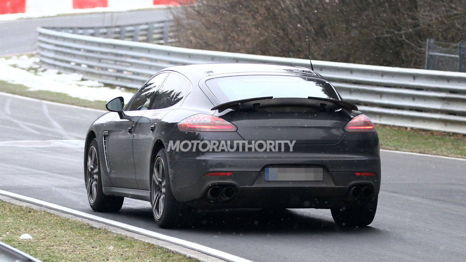 2014 Porsche Panamera facelift spy shots