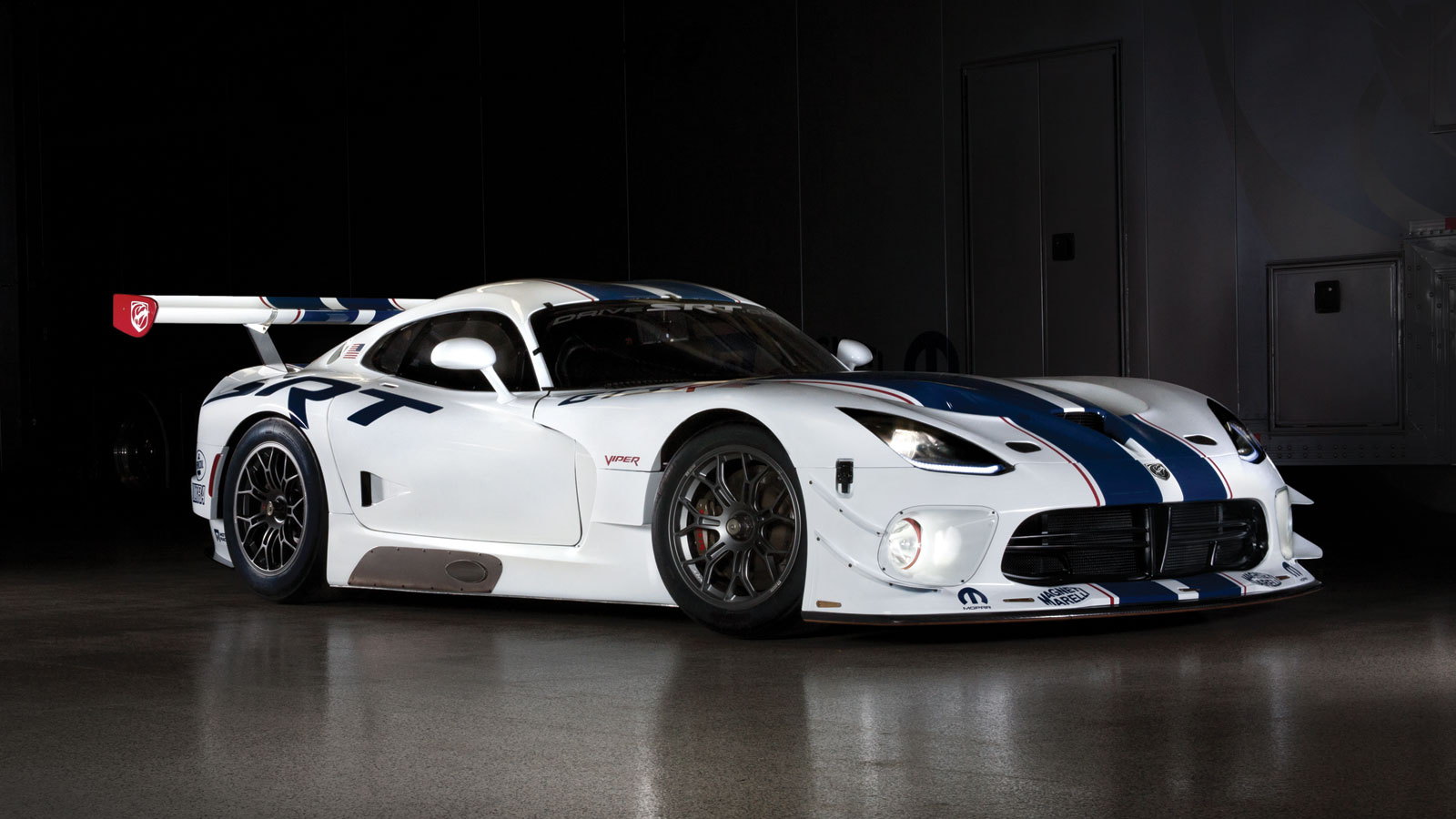 2014 SRT Viper GT3-R race car