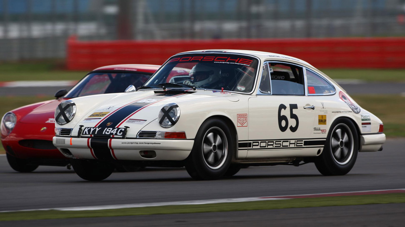 Record gathering of 1,208 Porsche 911s at Silverstone, July 2013