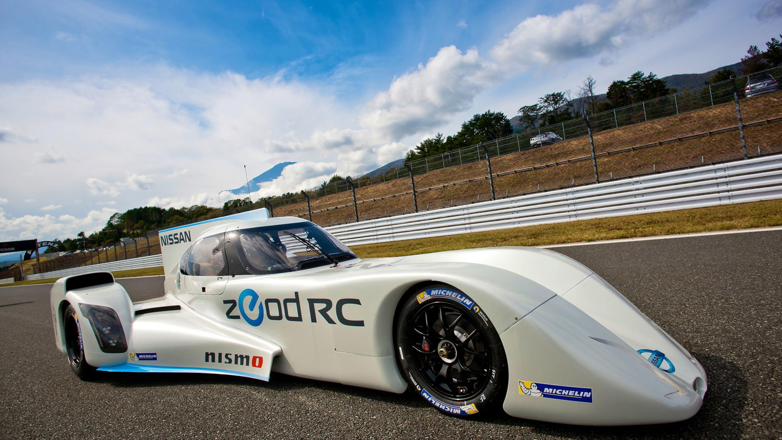 2014 Nissan ZEOD RC Le Mans prototype makes track debut at Fuji Speedway