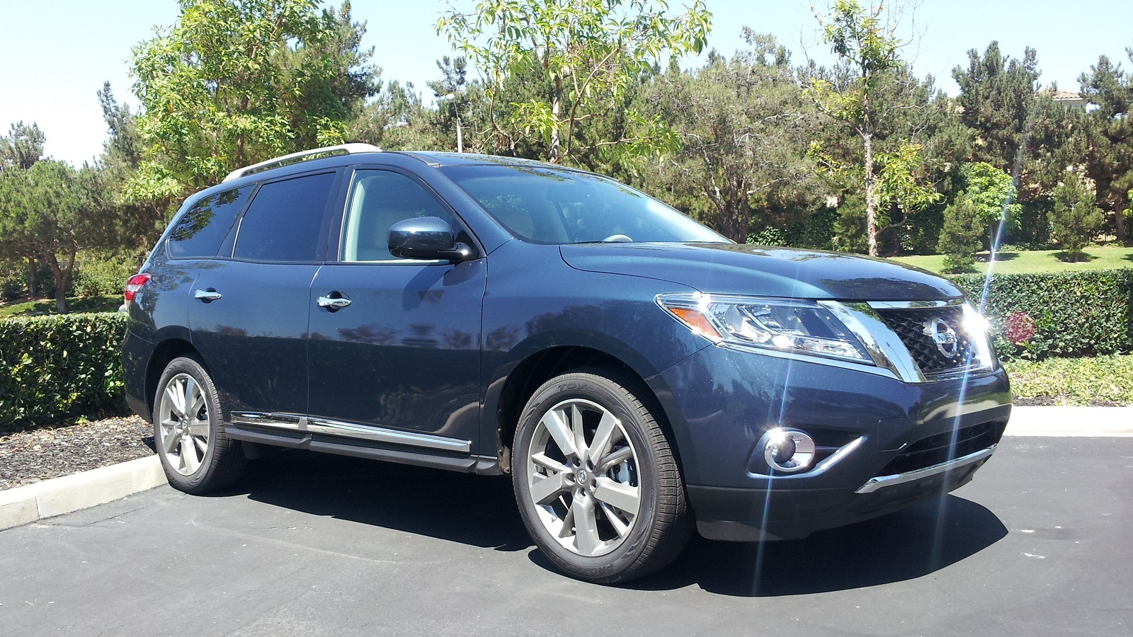 2014 Nissan Pathfinder Hybrid, Irvine, CA, Aug 2013
