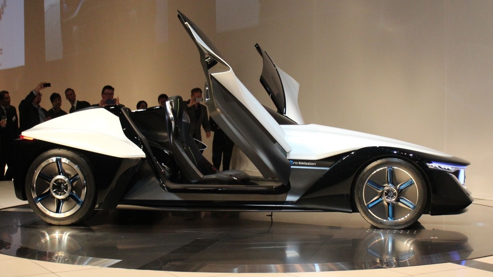 Nissan BladeGlider Electric Sports Car Concept  -  2013 Tokyo Motor Show live shots (preview event)