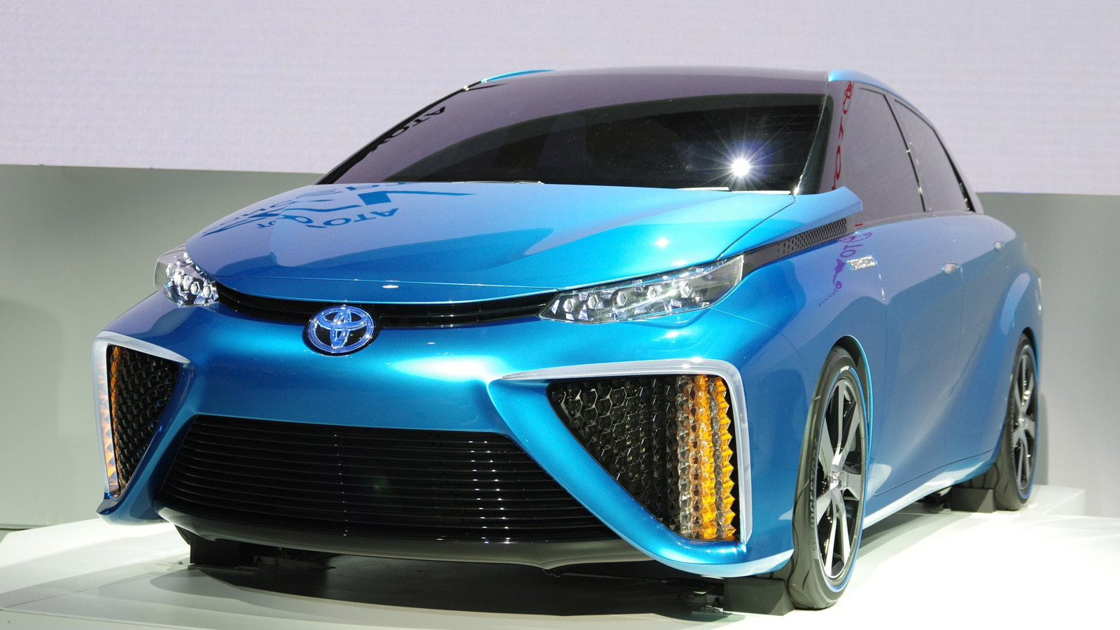 Toyota FCV concept, 2013 Tokyo Motor Show