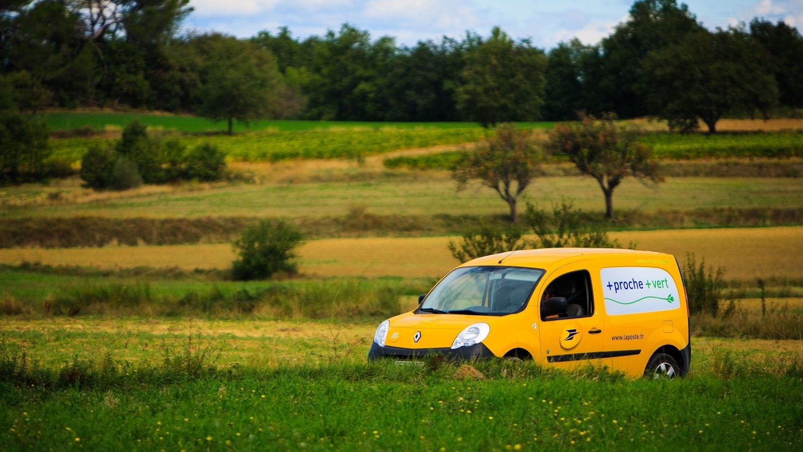 Renault 'HyKangoo' electric delivery van with Symbio FCell hydrogen fuel-cell range extender
