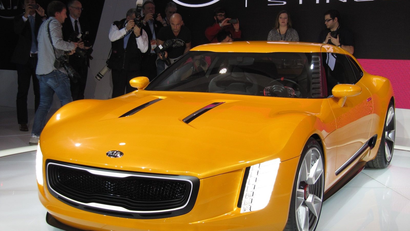 Kia GT4 Stinger Concept at 2014 Detroit Auto Show