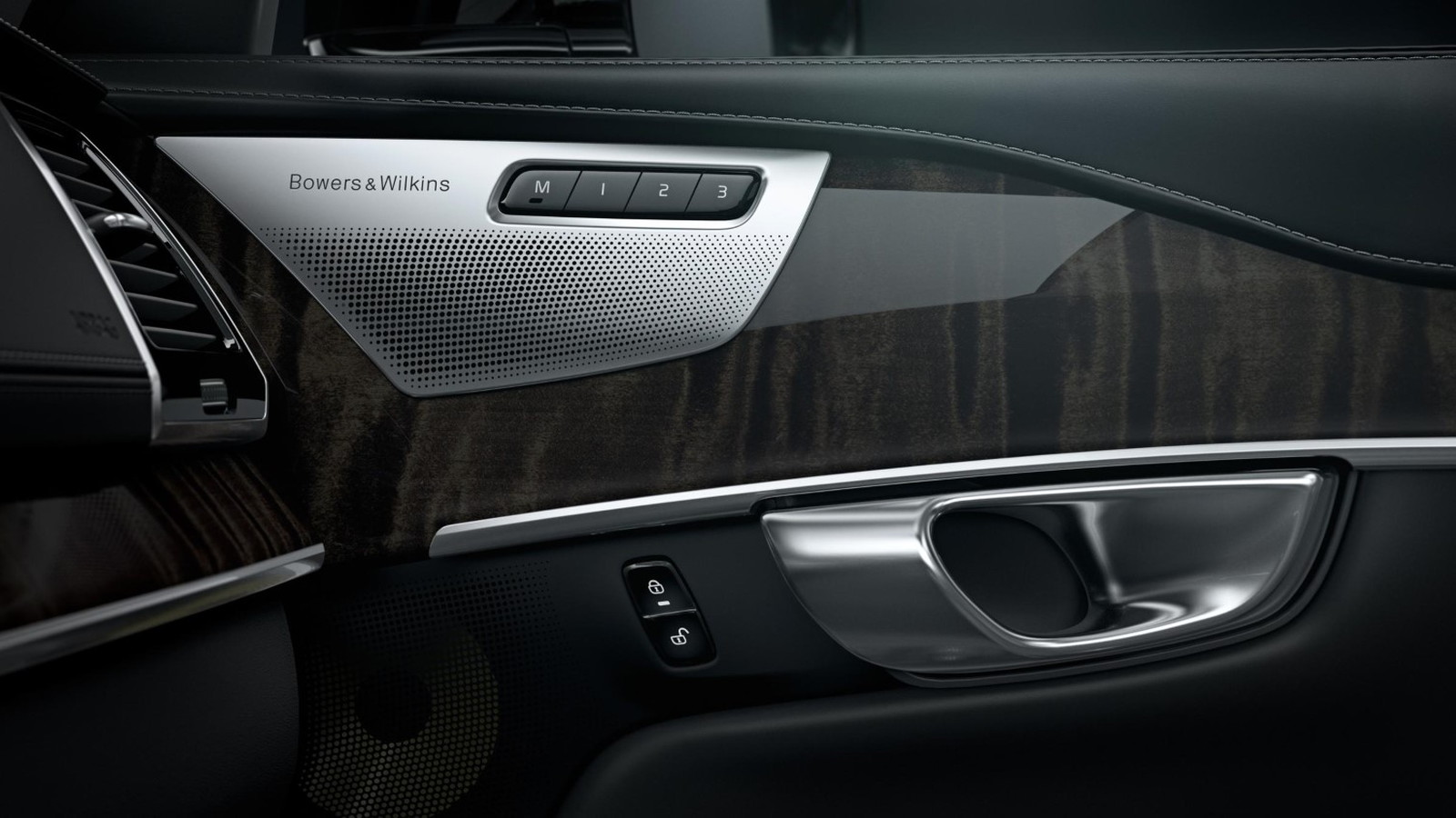 Volvo XC90 Bowers & Wilkins audio system