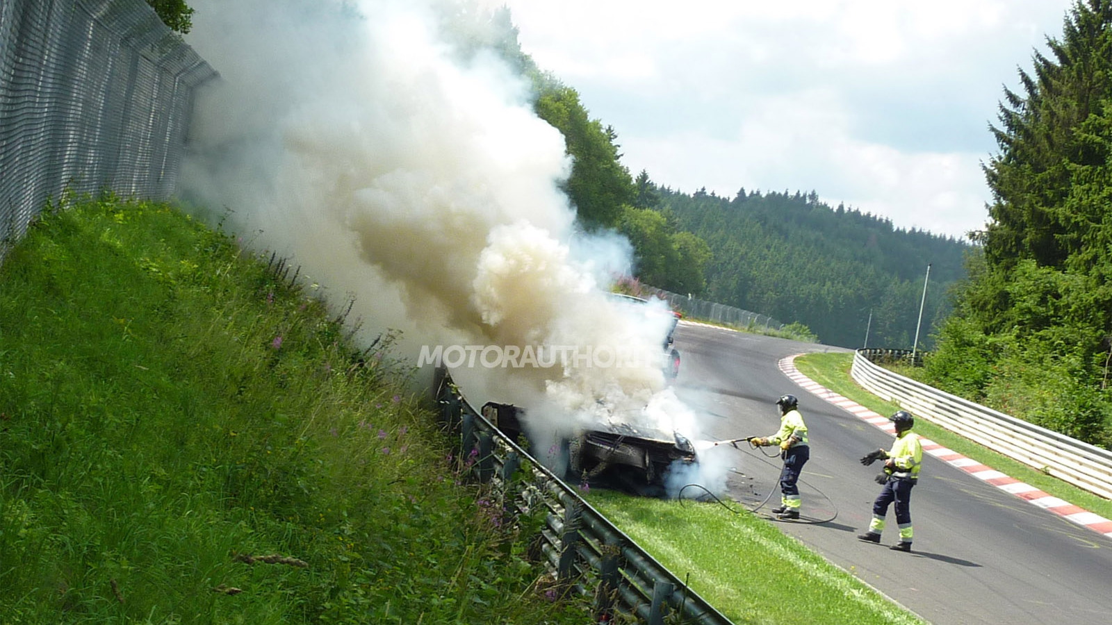 2017 Acura NSX prototype burns at the Nürburgring - Image via S. Baldauf/SB-Medien