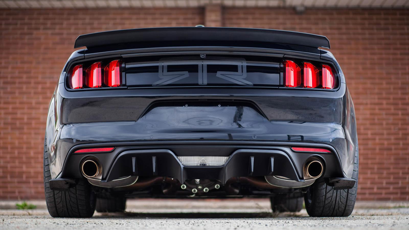 Ford Mustang RTR мотор