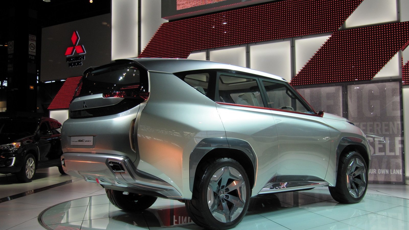 Mitsubishi Concept GC-PHEV, 2015 Chicago Auto Show