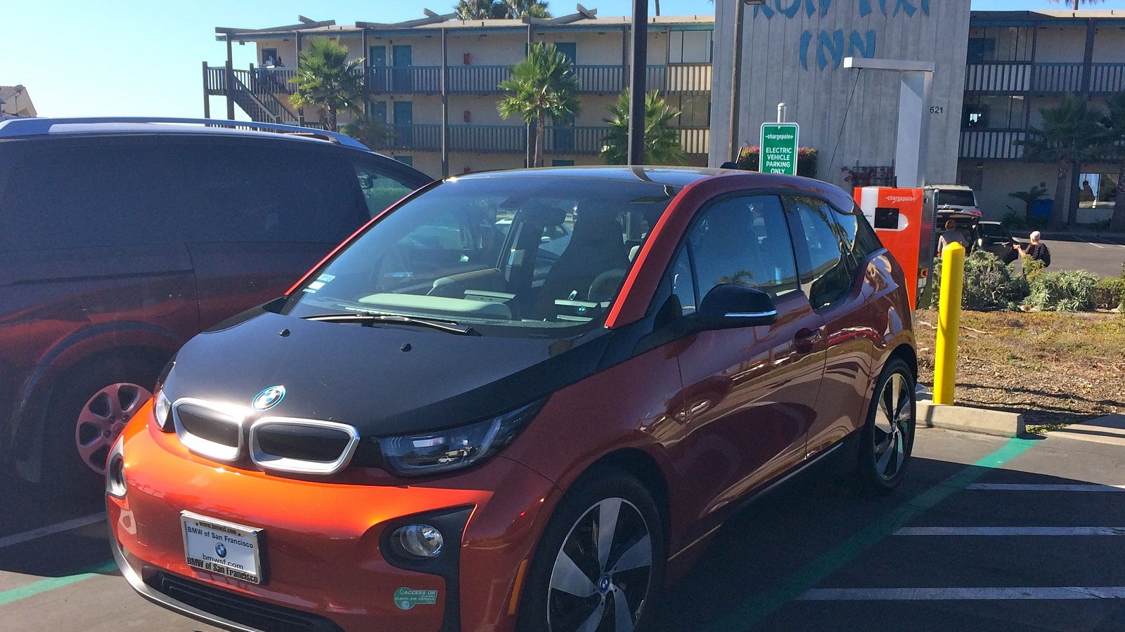 2015 BMW i3 REx fast-charging at Kon Tiki Inn, Pismo Beach, California   [photo: Jeff Pantukhoff]