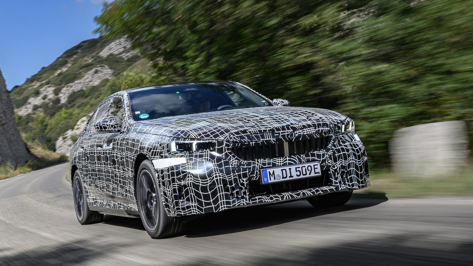 Redesigned BMW 5-Series to debut in May, start sales in October