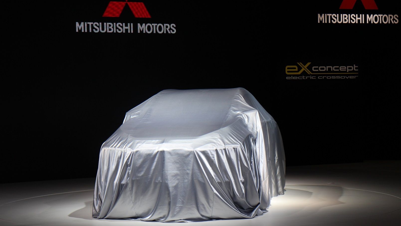 Mitsubishi eX Concept, 2015 Tokyo Motor Show