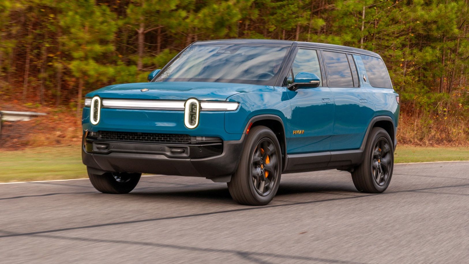 2025 Rivian R1S