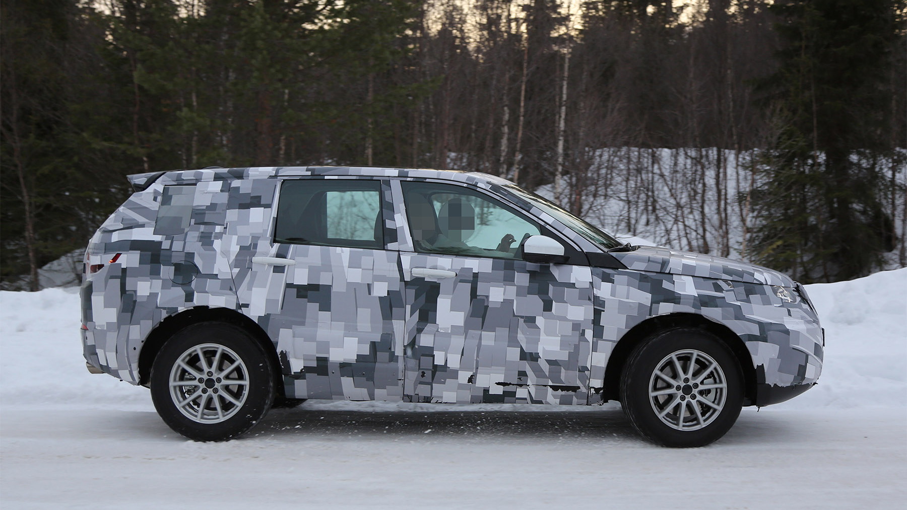 2016 Land Rover Discovery Sport (LR2 Replacement) spy shots