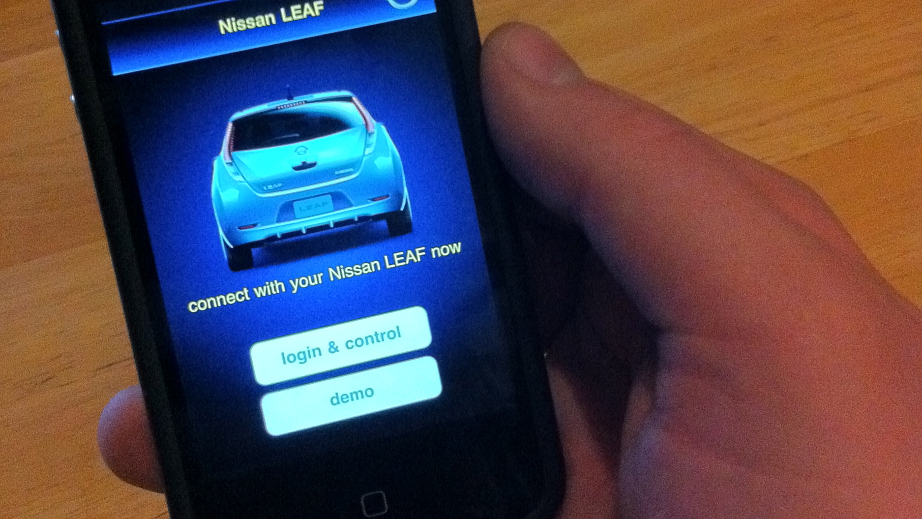 2011 Nissan LEAF iPhone App