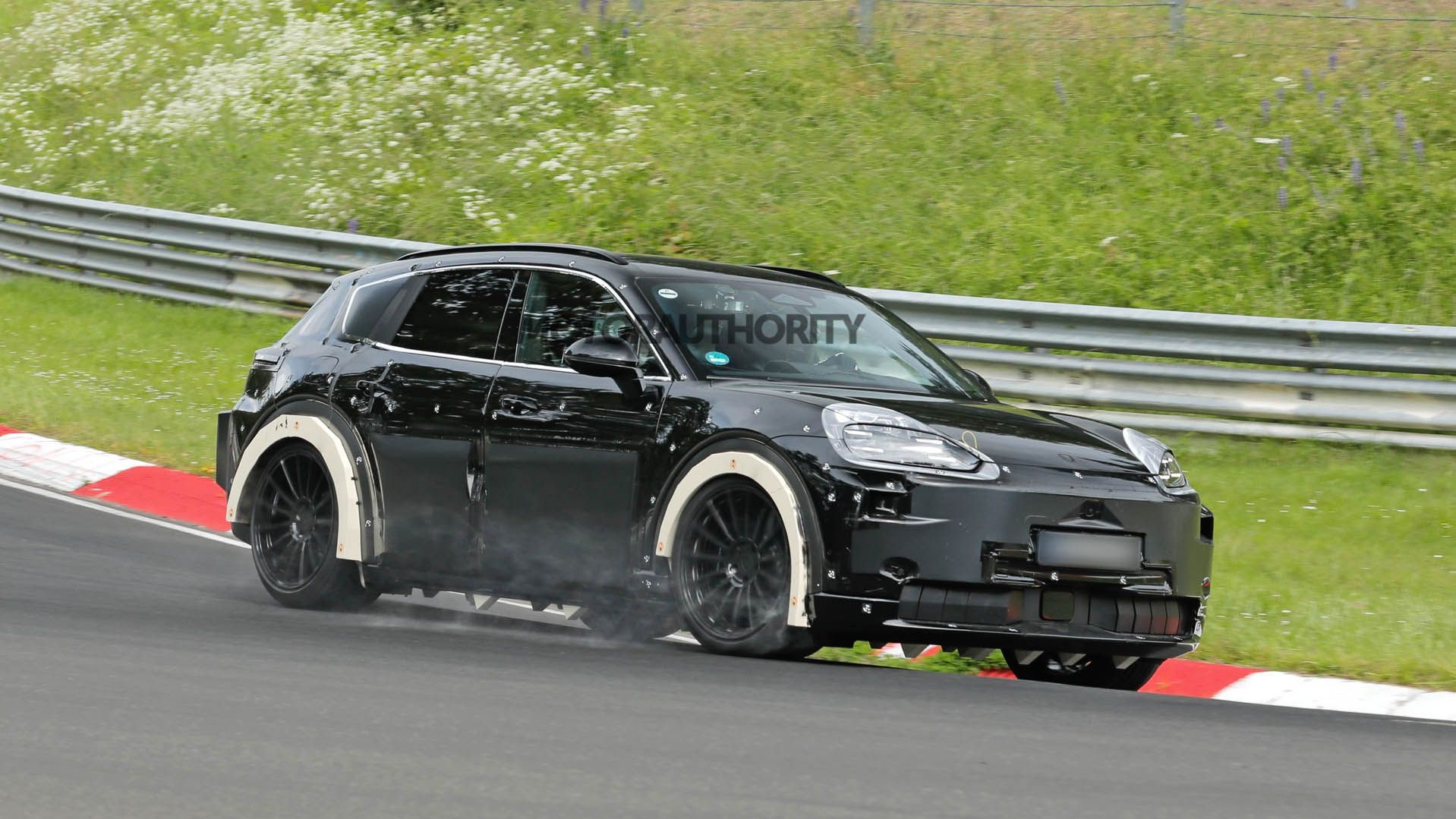 2027 Porsche Cayenne EV spy shots - Photo credit: Baldauf