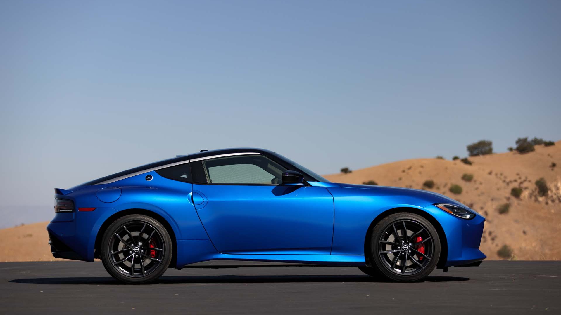 2023 Nissan Z arrives with 400 hp, retro styling, optional blue or red