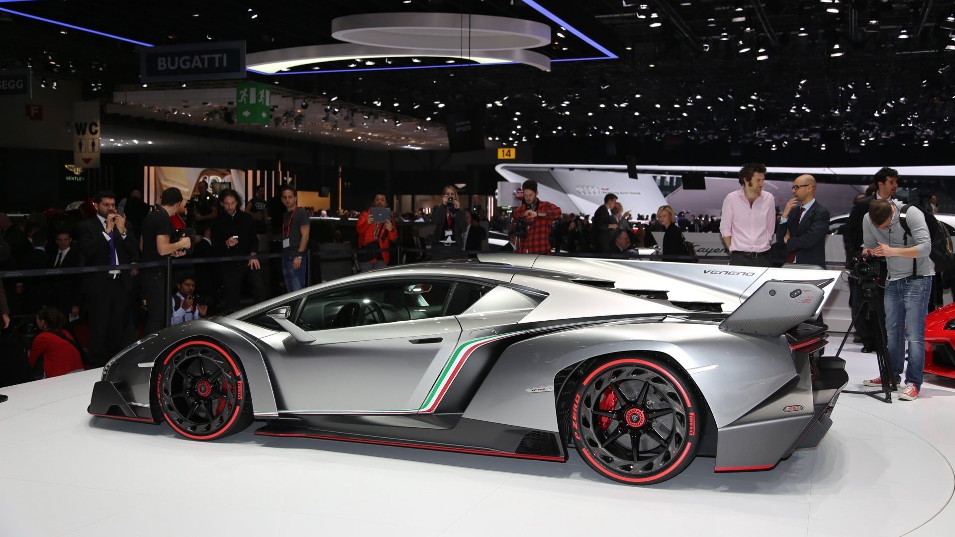 Lamborghini Veneno debuts in Geneva: Live photos