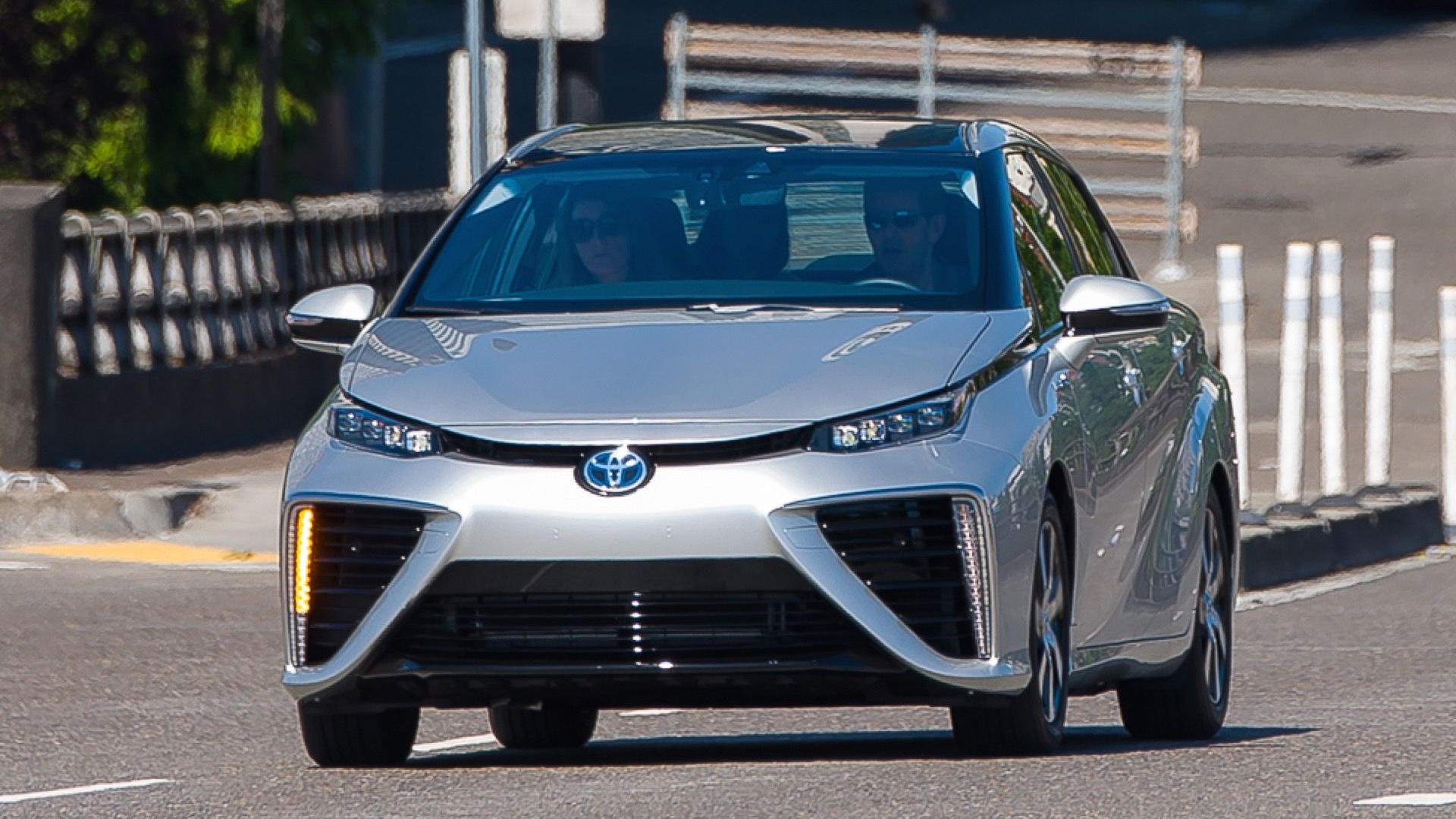 2016 Toyota Mirai  -  Quick Drive  -  Portland, July 2015  [photo: Doug Berger]