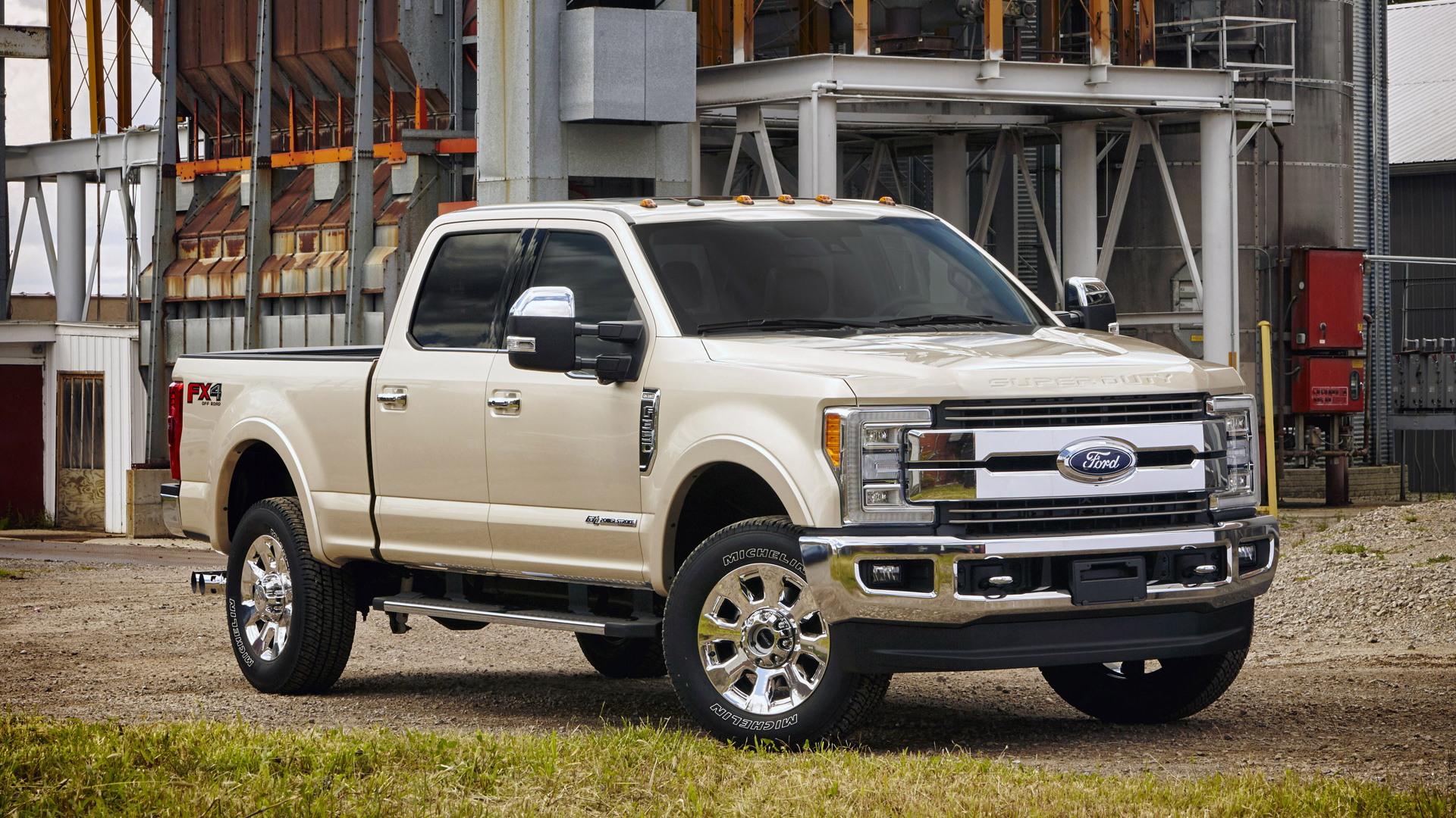 Aluminum-Bodied 2017 Ford F-Series Super Duty Rolls In