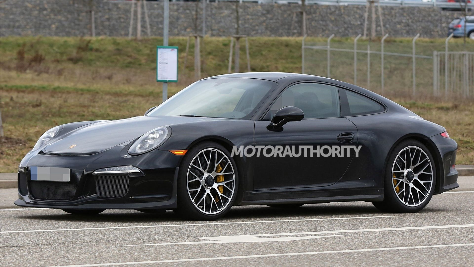 2017 Porsche 911 R spy shots - Image via S. Baldauf/SB-Medien