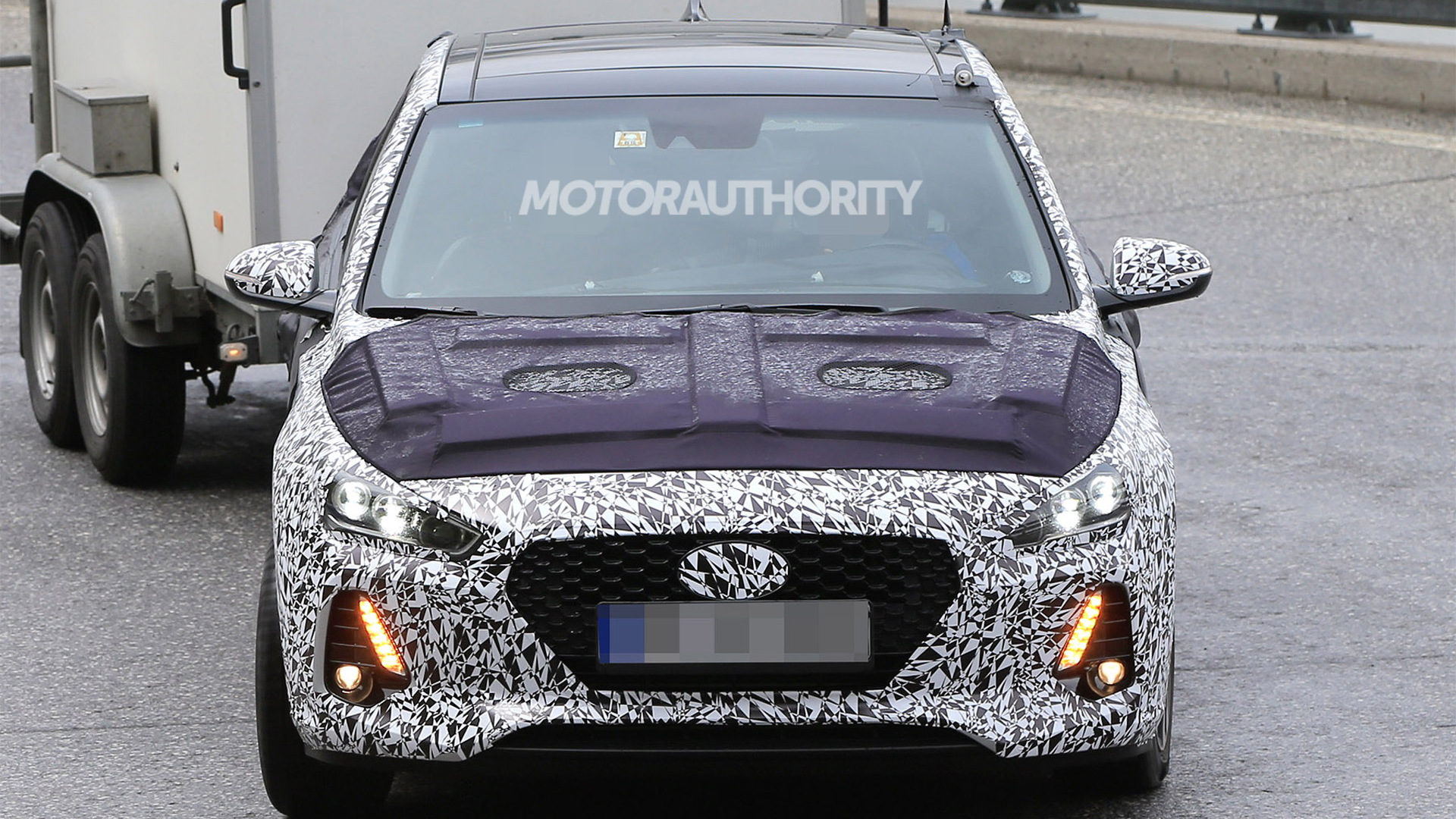 2018 Hyundai Elantra GT (i30) spy shots - Image via S. Baldauf/SB-Medien