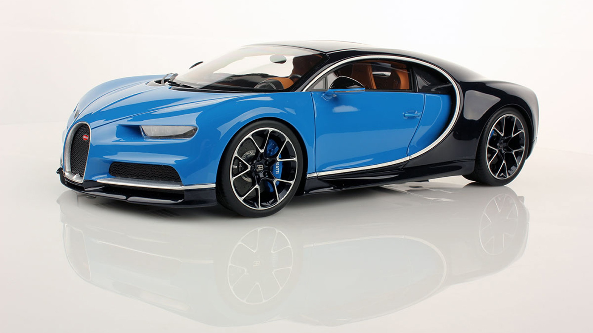 Bugatti Chiron 1:18 scale model by MR Collection Models