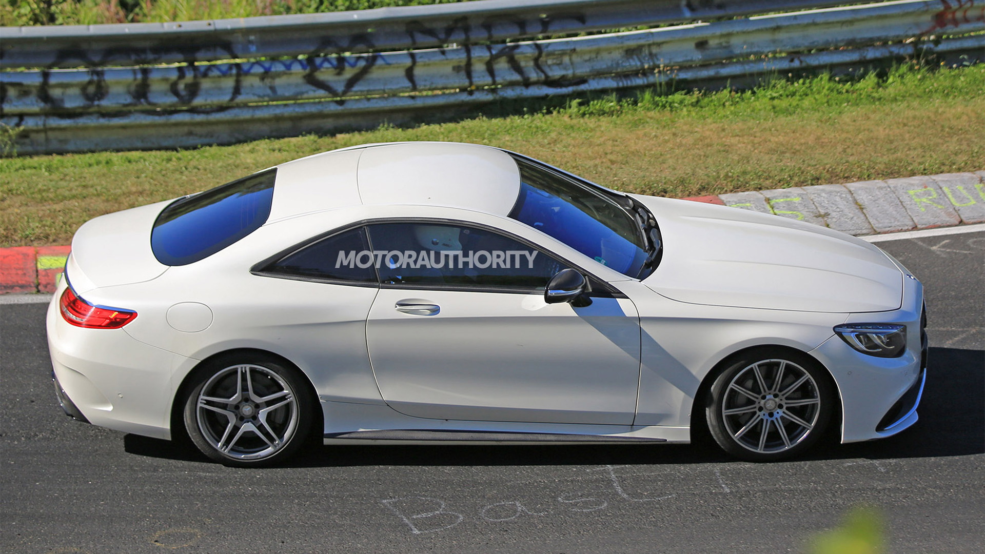Mercedes-Benz Modular Sports car Architecture (MSA) test mule spy shots - Image S. Baldauf/SB-Medien