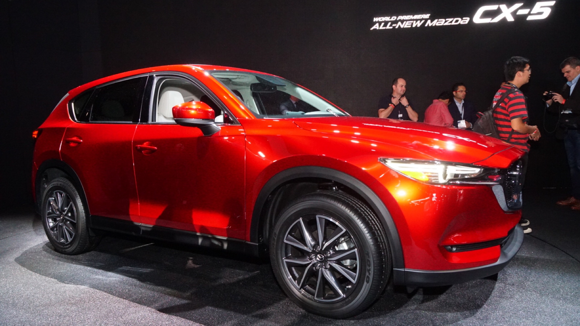 2017 Mazda CX-5 debuts with new look, promised diesel
