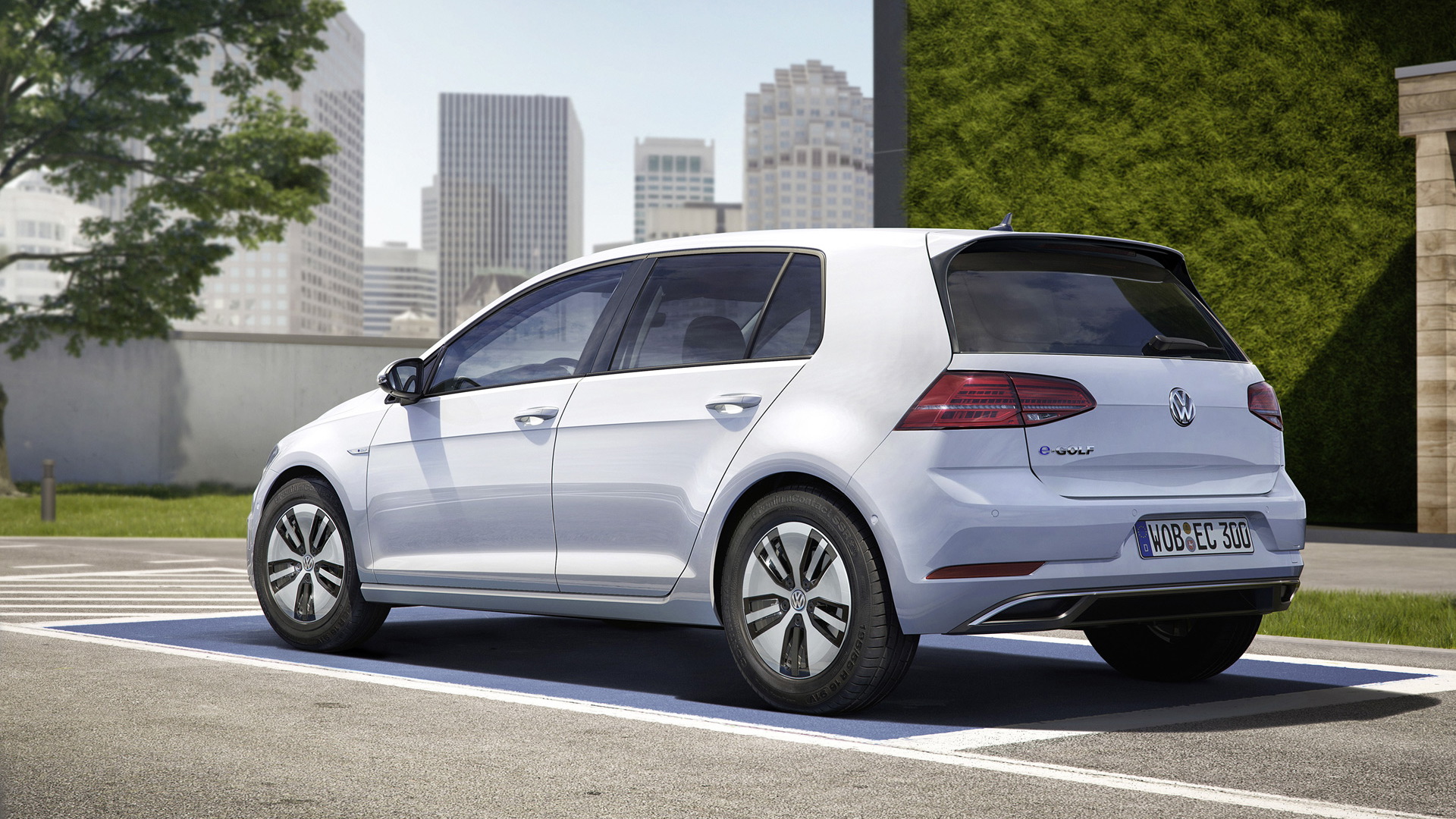 2017 VW eGolf debuts with more power, range