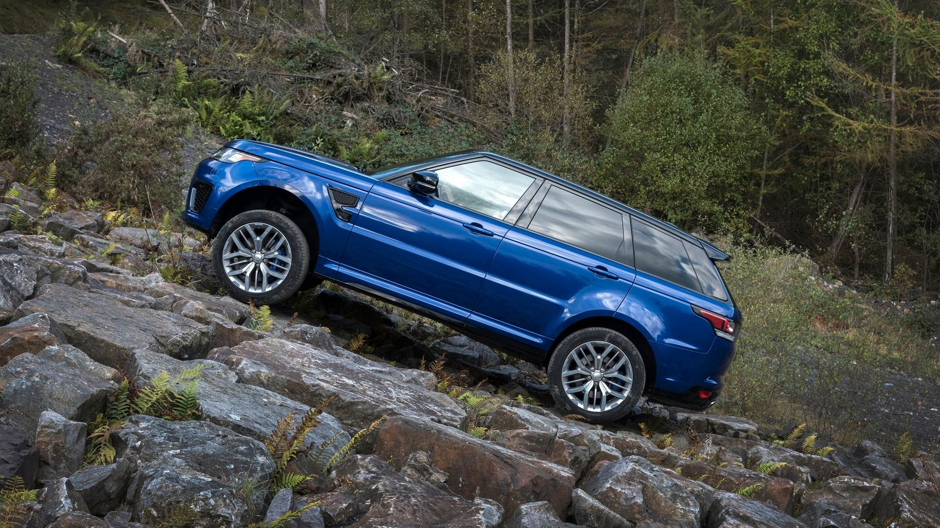 Land Rover conducts allterrain 060 mph testing with the Range Rover