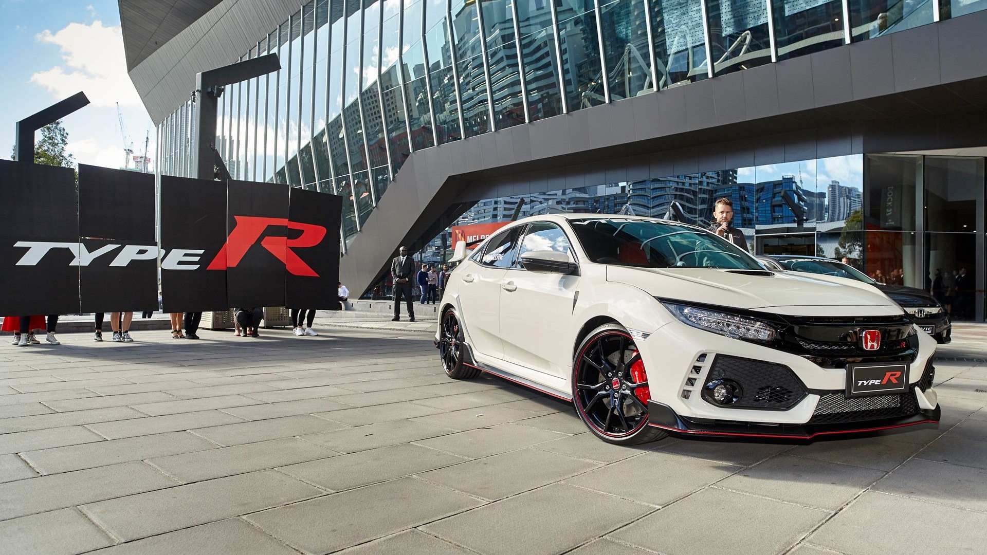 Mclaren F1 Driver Stoffel Vandoorne Samples The 2017 Honda Civic Type R