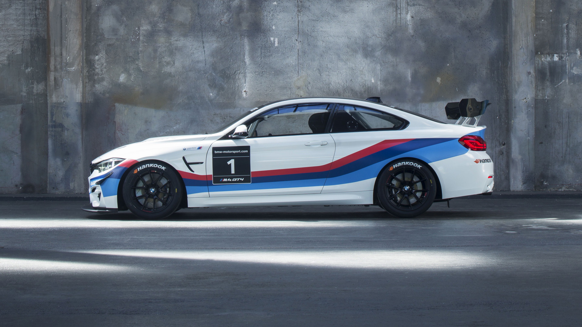 2018 BMW M4 GT4 race car