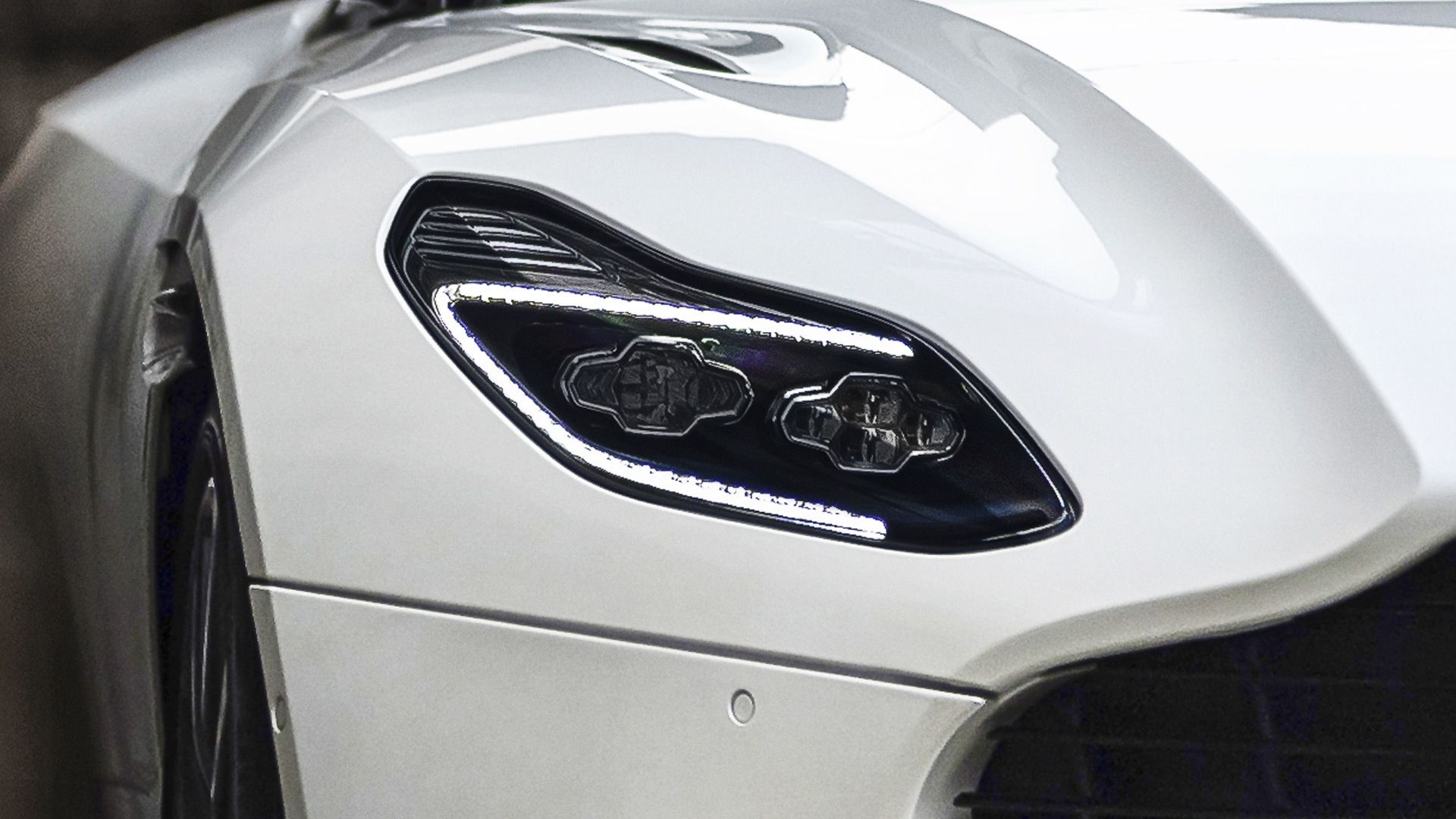 2018 Aston Martin DB11