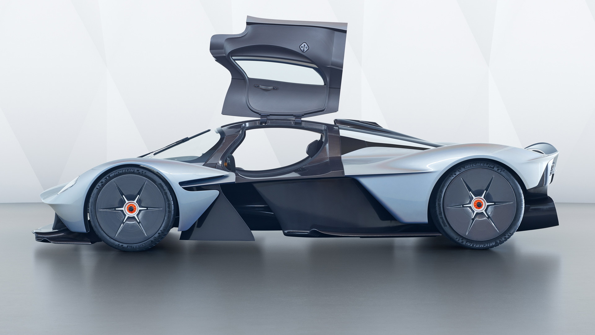 Aston Martin names carbon fiber supplier for Valkyrie hypercar
