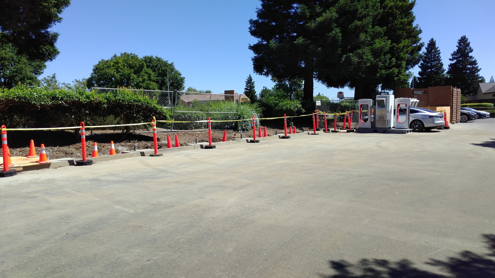 Expansion of Tesla Supercharger site in Vacaville, California  [photo: George Parrott]