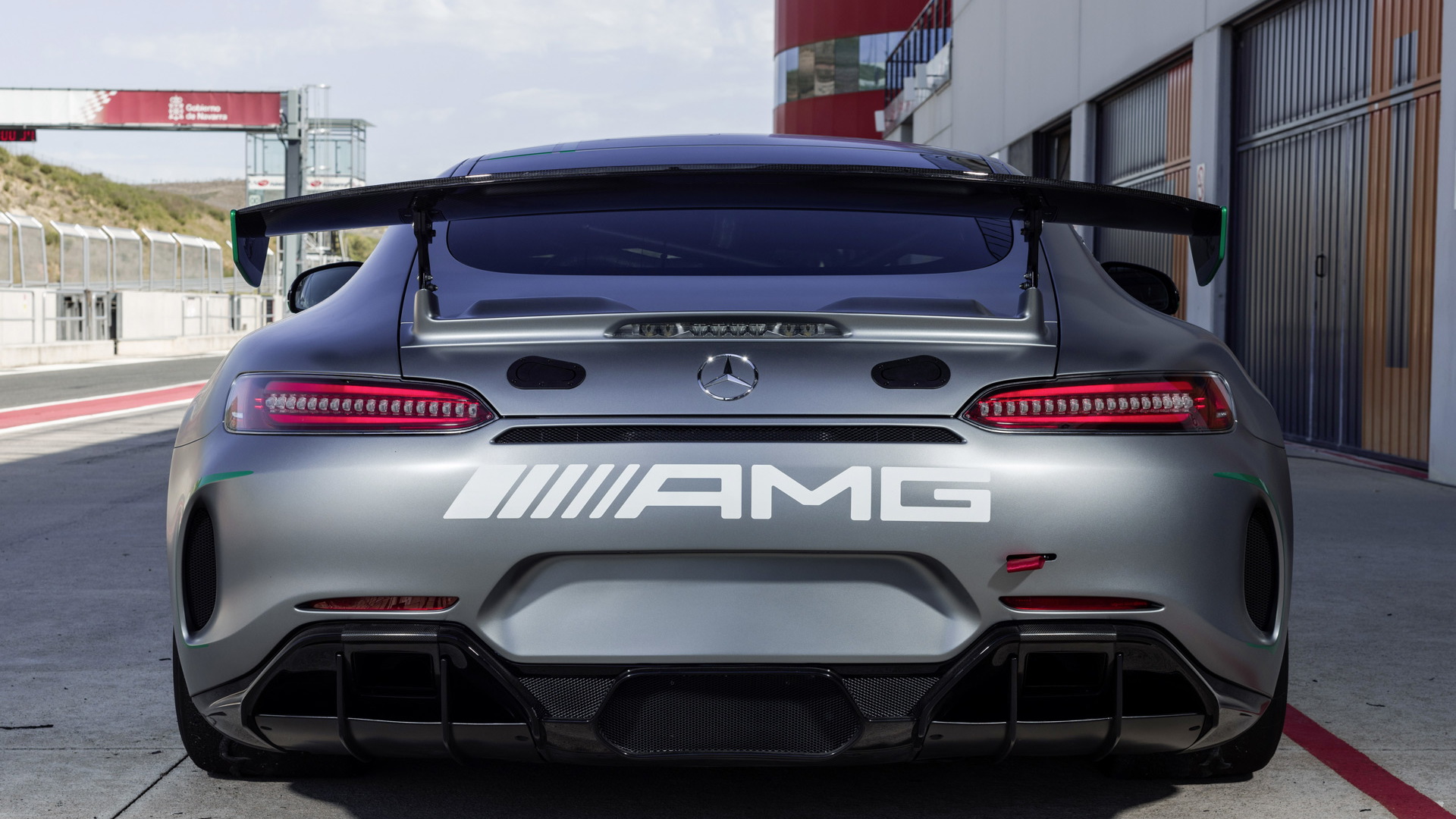 2018 Mercedes-AMG GT4 race car